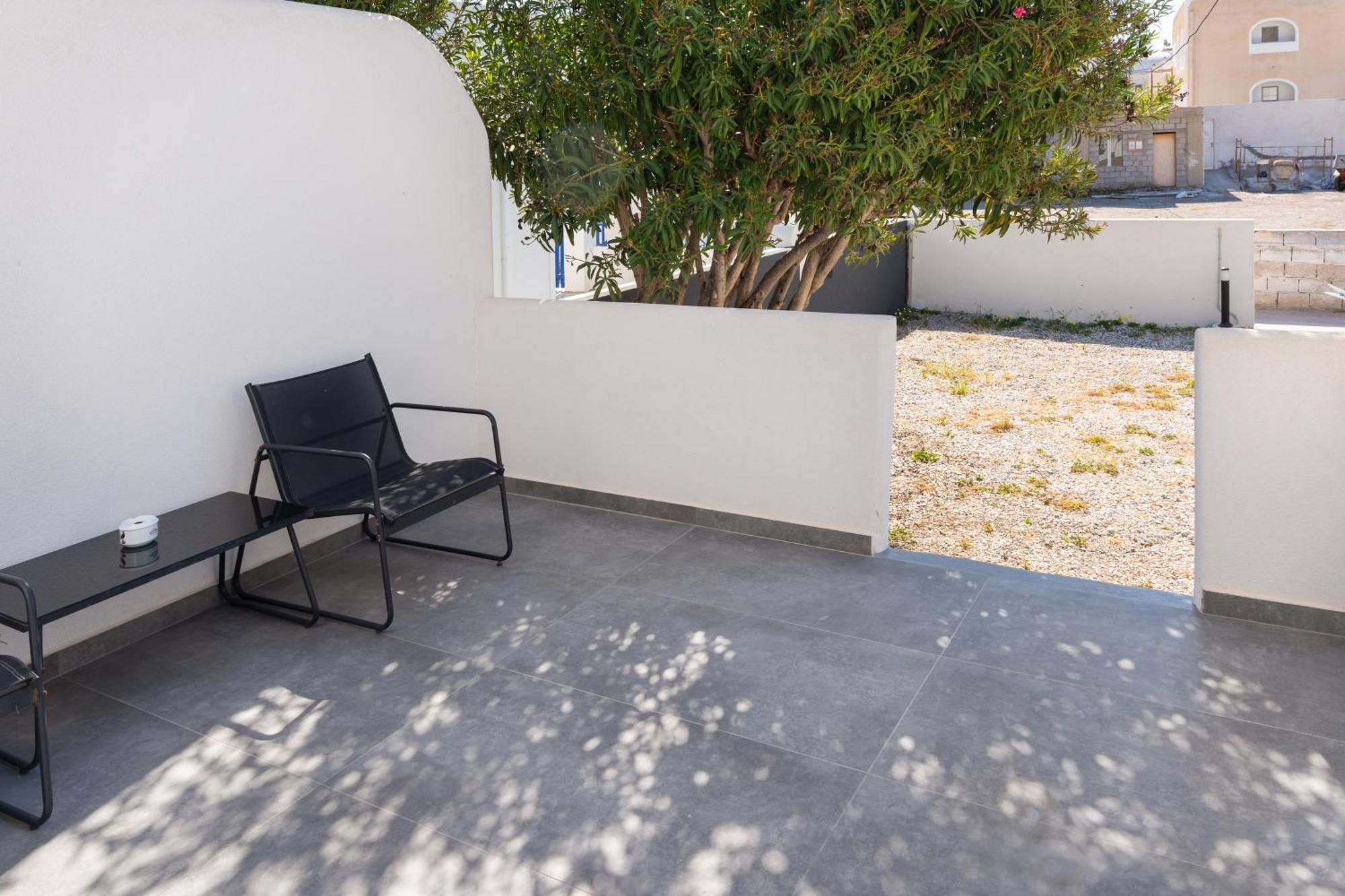 Aegean Blue Santorini Perissa Apartment Bagian luar foto